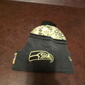 New Era Black and Camo Knit Beanie